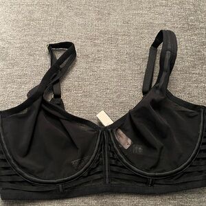 COPY - COPY - Victorias Secret Unlined Plunge. Size 32 DDD